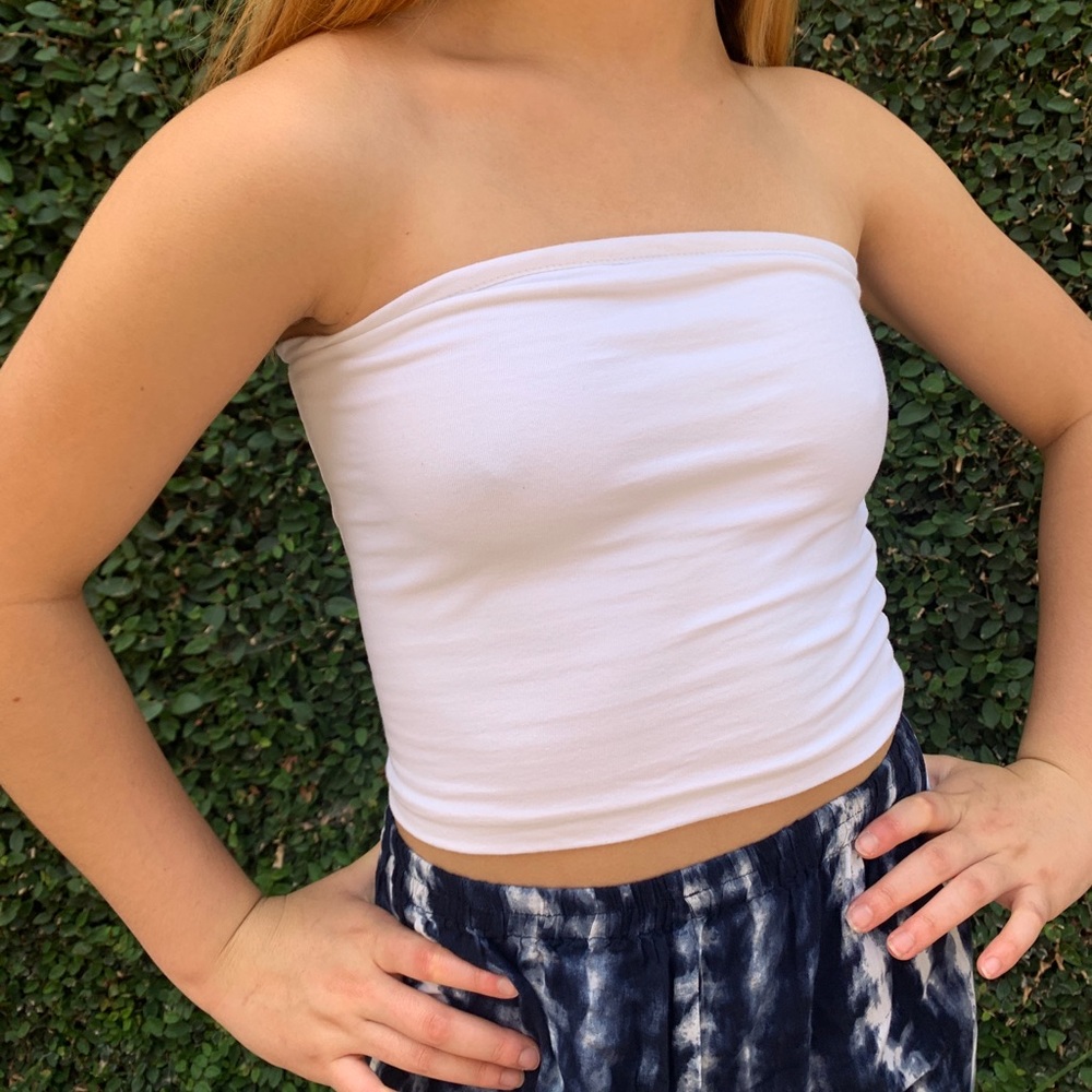 🌟WHITE BRANDY MELVILLE TUBE TOP🌟